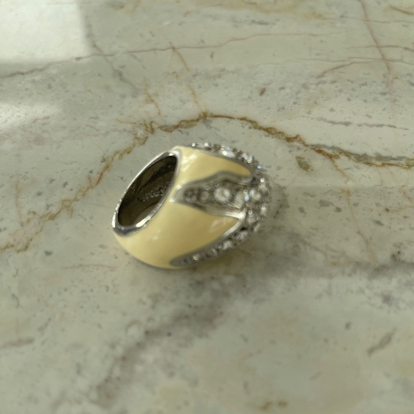 ENAMEL & CRYSTALS RHINESTONES COCKTAIL RING - Picture 9 of 13